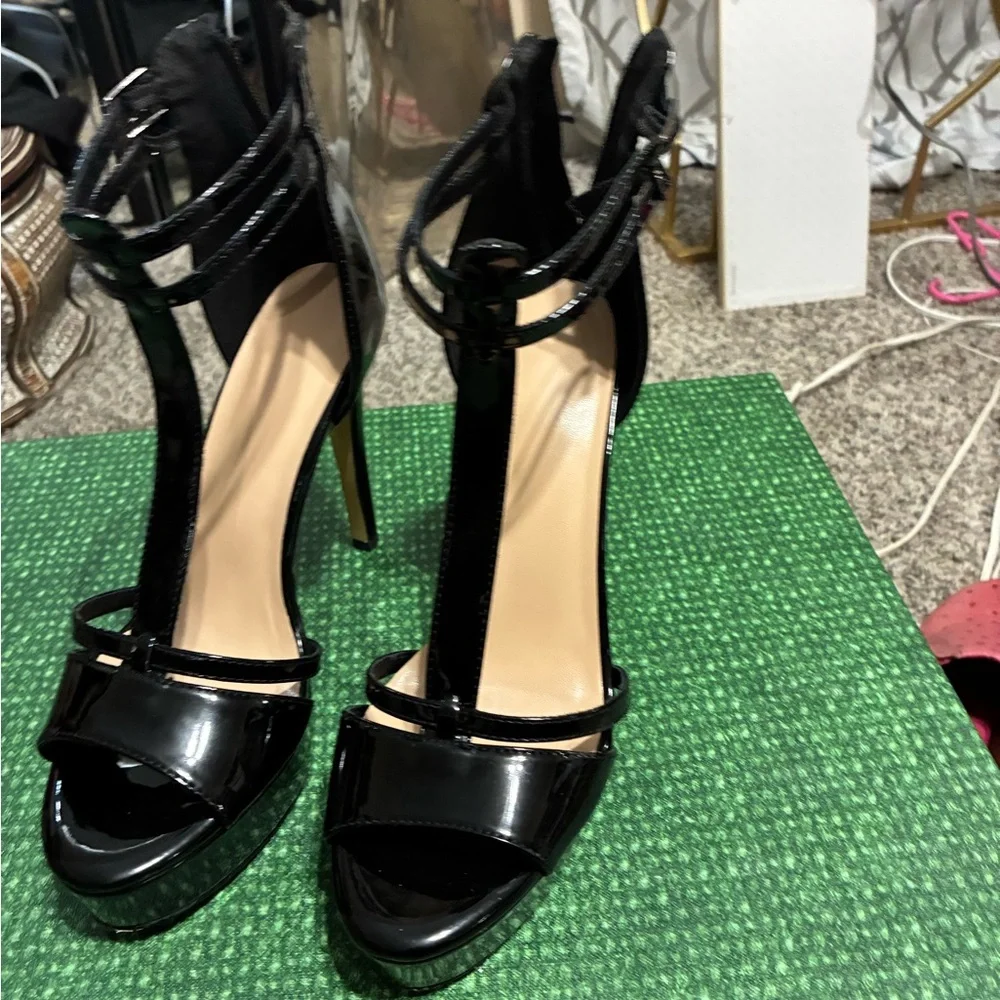 Elegant Black Strappy Heels - Picture 1 of 5
